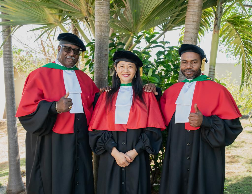 የ Michael University ምረቃ — የማዕከለ ስዕላት ፎቶ 6