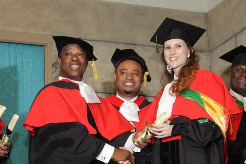 የ Michael University ምረቃ — የማዕከለ ስዕላት ፎቶ 3